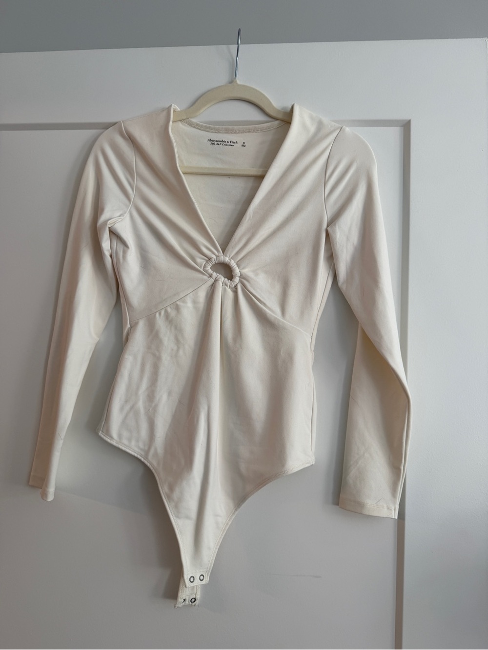 Abercrombie & Fitch Cream V-Neck Ring-Front Long Sleeve Bodysuit